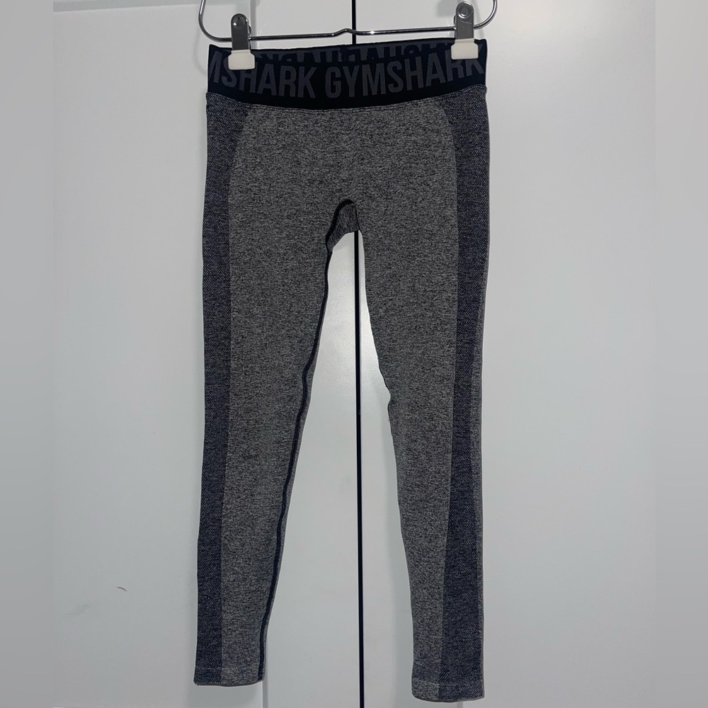Gymshark Seamless Leggings Grey/Black | Small